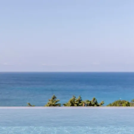 Azzuro On Faragas * Alikí