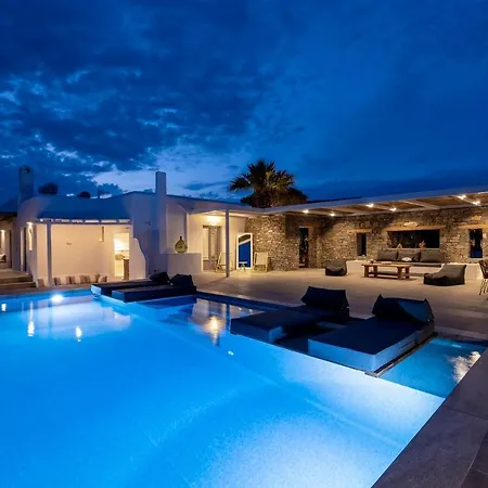 Azzuro On Faragas Villa