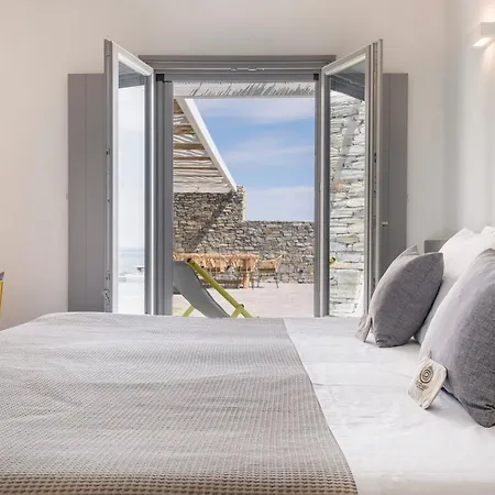 Azzuro On Faragas * Alikí