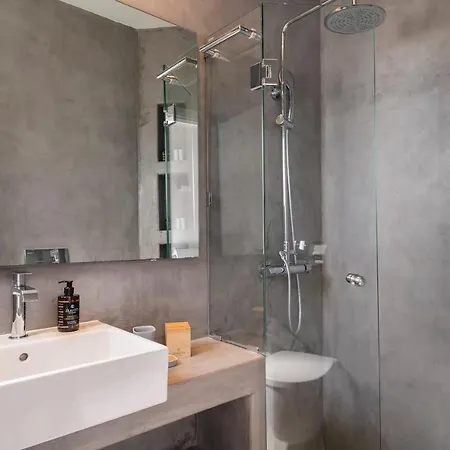 Azzuro On Faragas * Alikí