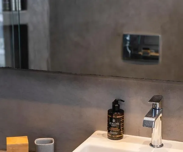 Βίλα Azzuro On Faragas *