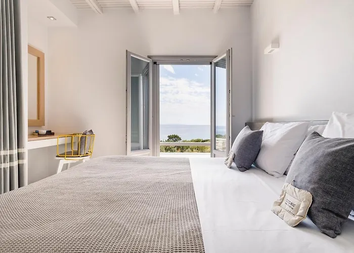 Azzuro On Faragas Αλυκή