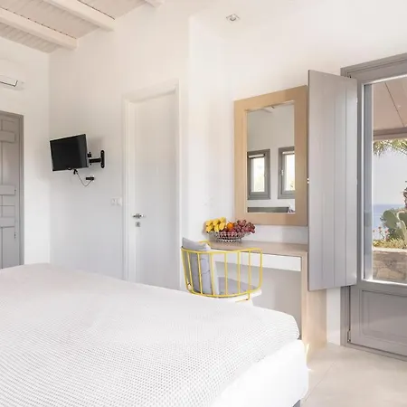 Villa Azzuro On Faragas Beach Villa Alikí