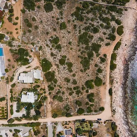 Azzuro On Faragas Vila