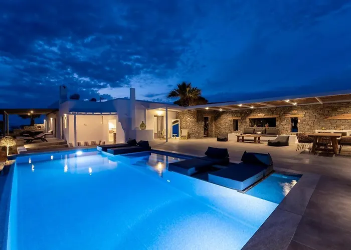 Azzuro On Faragas Willa